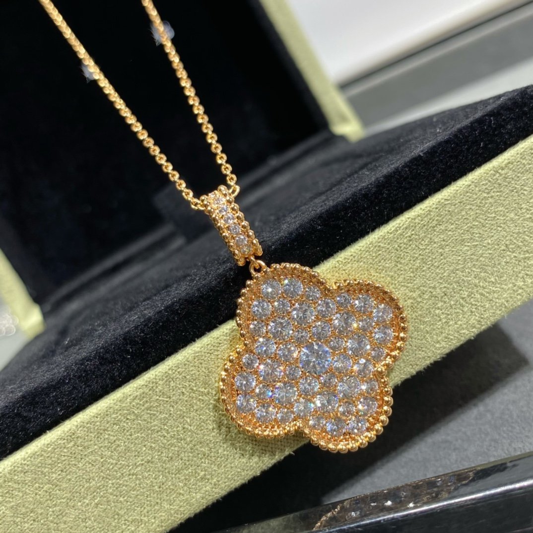 [Zalyn Jewelry ]CLOVER 25MM LARGE PEDANT DIAMOND PAVED LONG NECKLACE