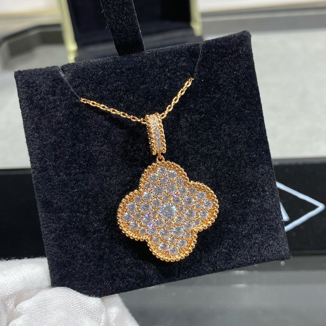 [Zalyn Jewelry ]CLOVER 25MM LARGE PEDANT DIAMOND PAVED LONG NECKLACE