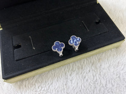 [Zalyn Jewelry ]CLOVER PIETERSITE MEDIUM STUD EARRINGS