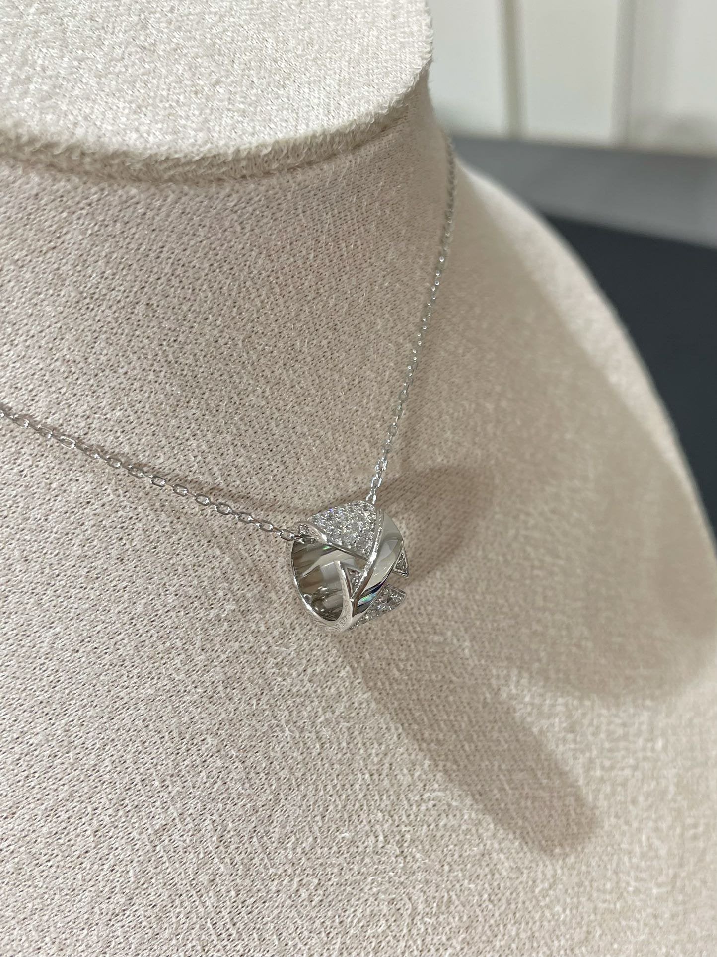 [Zalyn]LIENS EVIDENCE DIAMOND PAVED NECKLACE