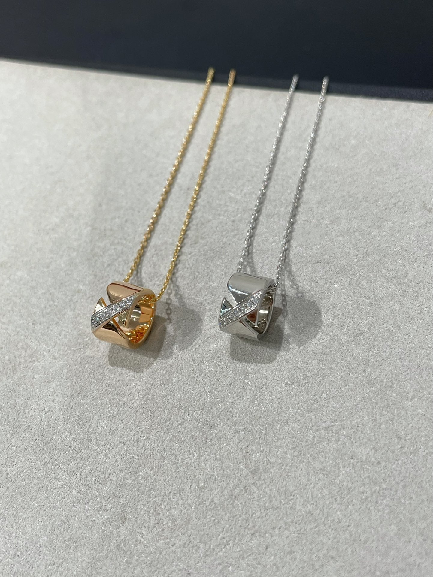 [Zalyn]LIENS EVIDENCE DIAMOND NECKLACE