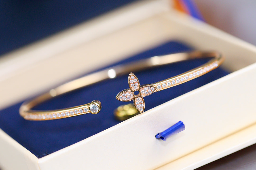 [Zalyn]IDYLLE ROSE GOLD OPEN BRACELET DIAMOND PAVED