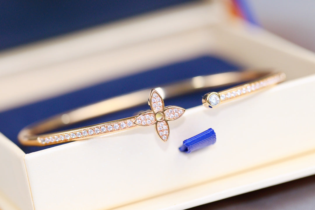 [Zalyn]IDYLLE ROSE GOLD OPEN BRACELET DIAMOND PAVED