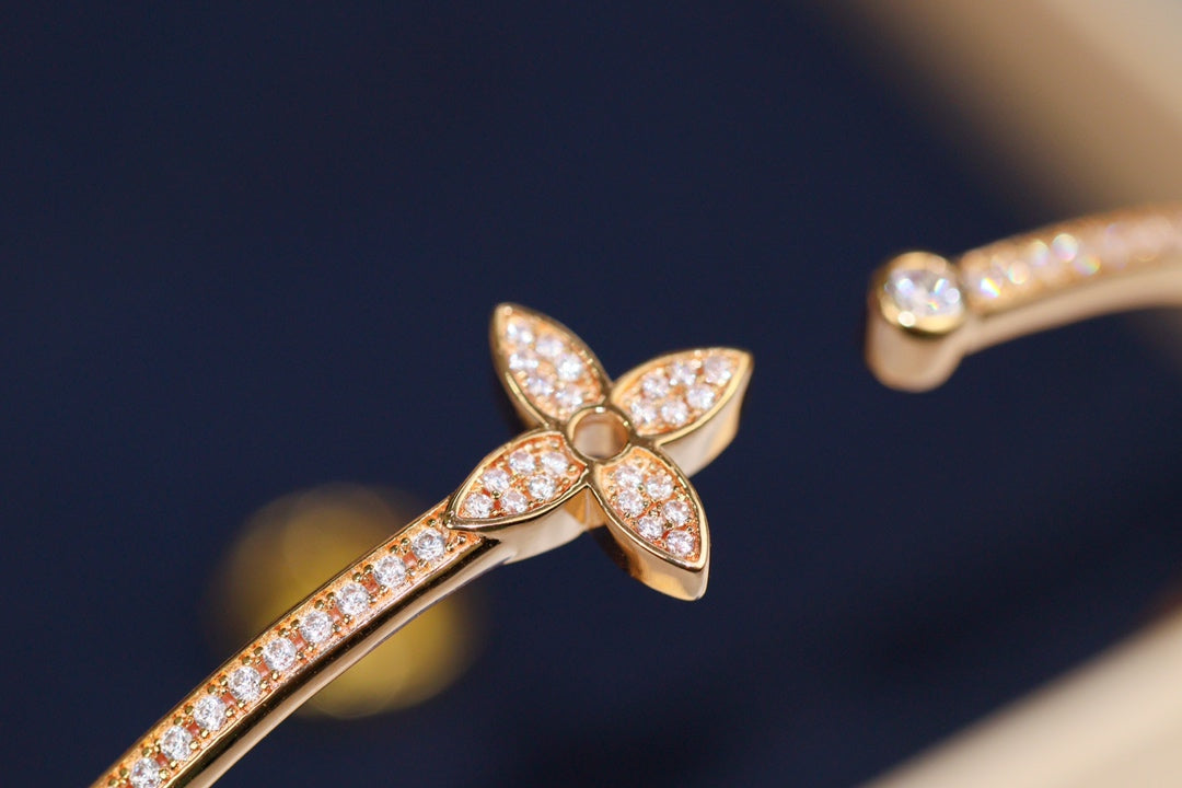 [Zalyn]IDYLLE ROSE GOLD OPEN BRACELET DIAMOND PAVED