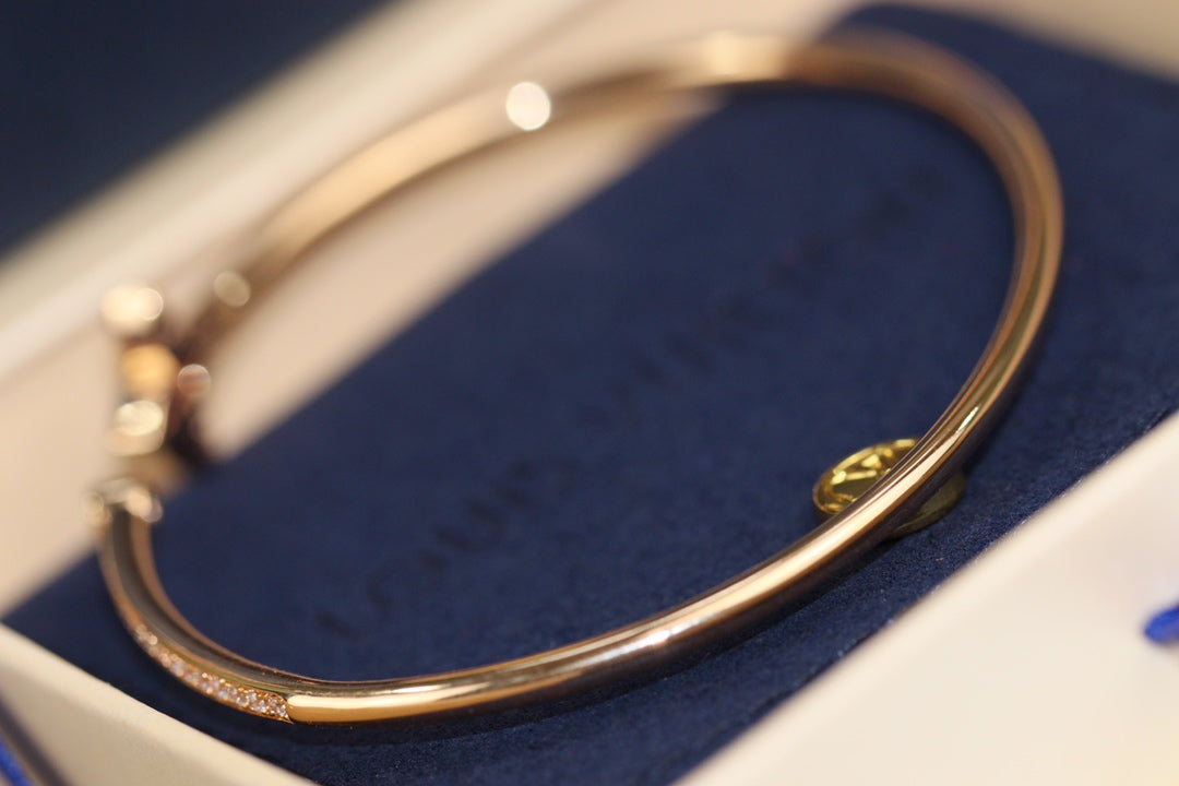 [Zalyn]IDYLLE ROSE GOLD OPEN BRACELET DIAMOND PAVED