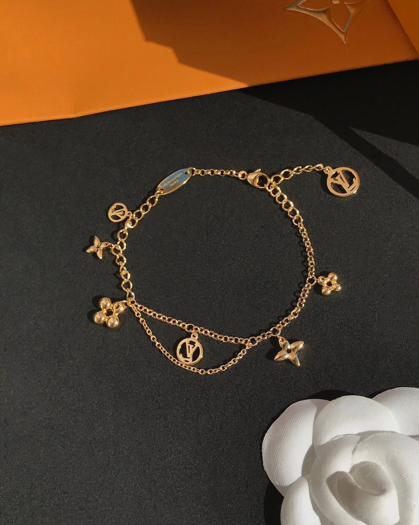 [Zalyn]BLOOMING ROSE GOLD MOP BRACELET