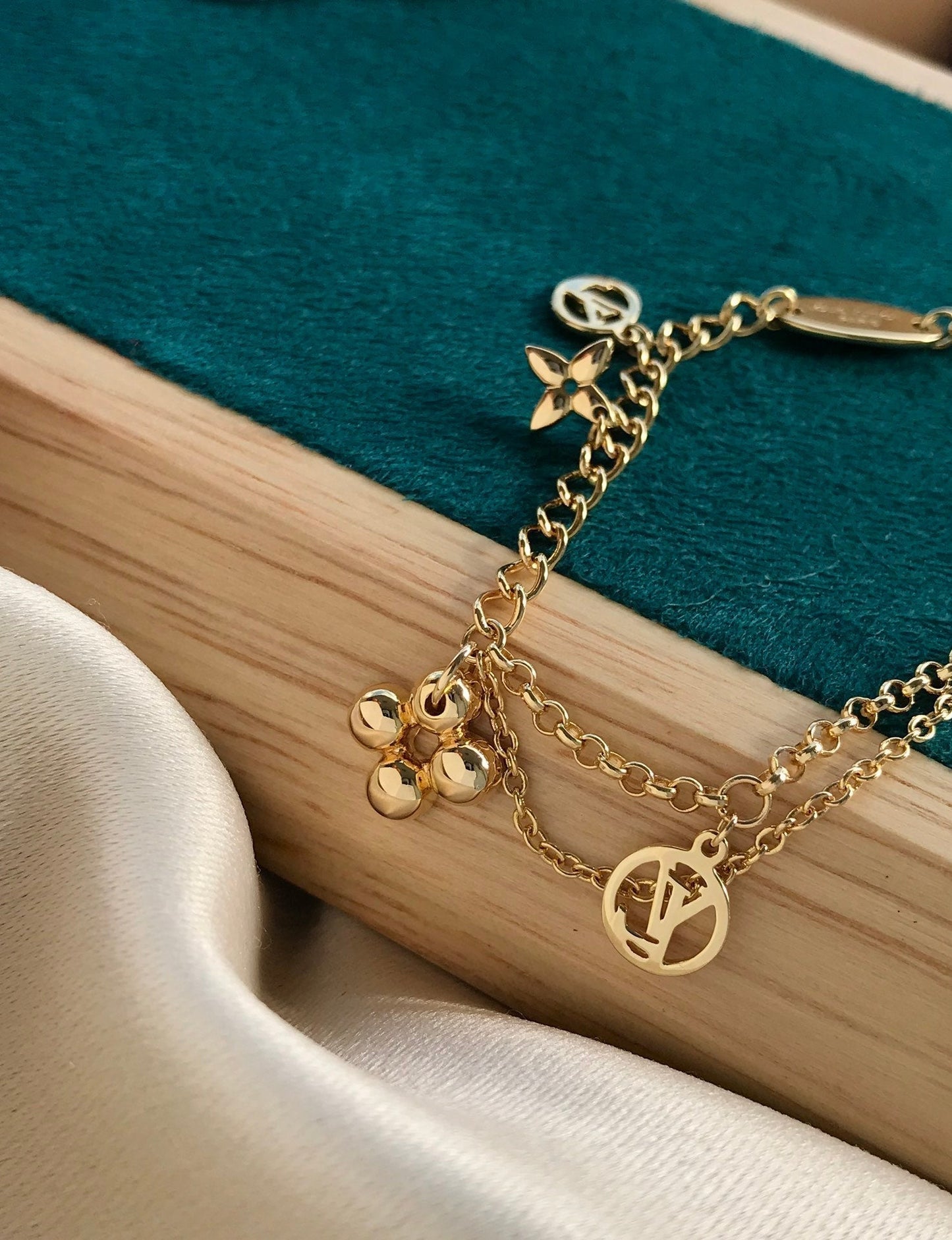 [Zalyn]BLOOMING ROSE GOLD MOP BRACELET