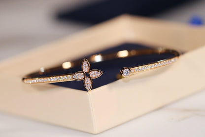 [Zalyn]IDYLLE GOLD OPEN BRACELET DIAMOND PAVED