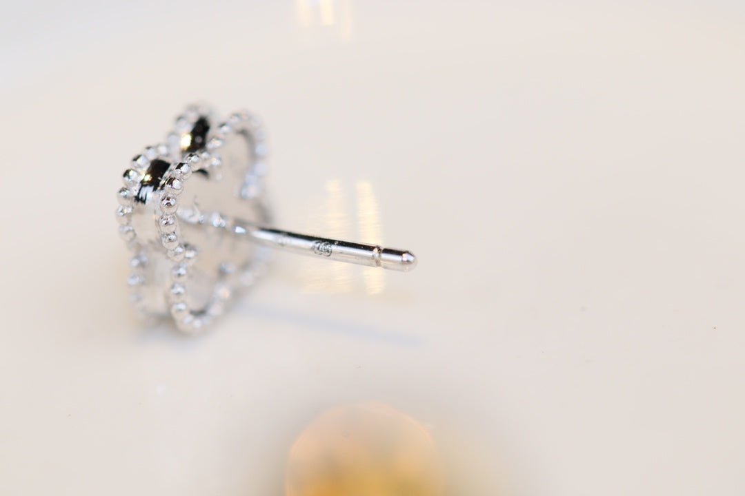 [Zalyn Jewelry ]CLOVER MINI TURQUOISE SILVER STUD EARRINGS
