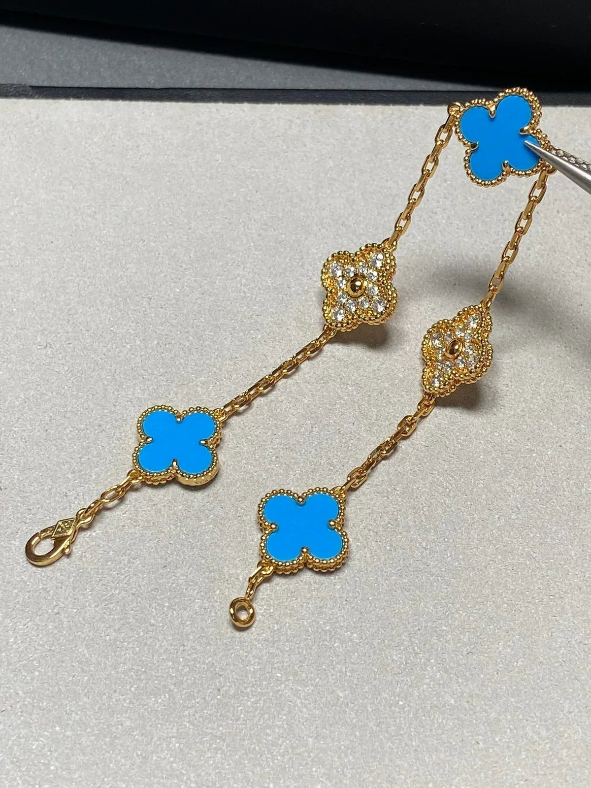 [Zalyn Jewelry ] CLOVER 5 MOTIF BLUE AGATE BRACELET COLLECTION