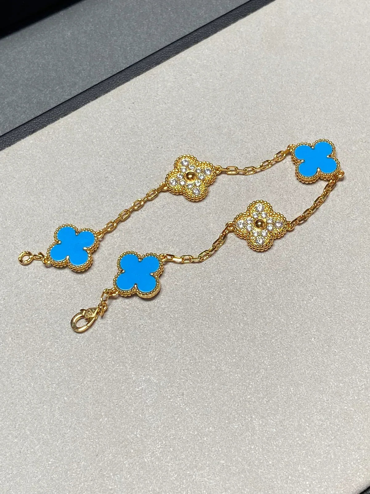 [Zalyn Jewelry ] CLOVER 5 MOTIF BLUE AGATE BRACELET COLLECTION