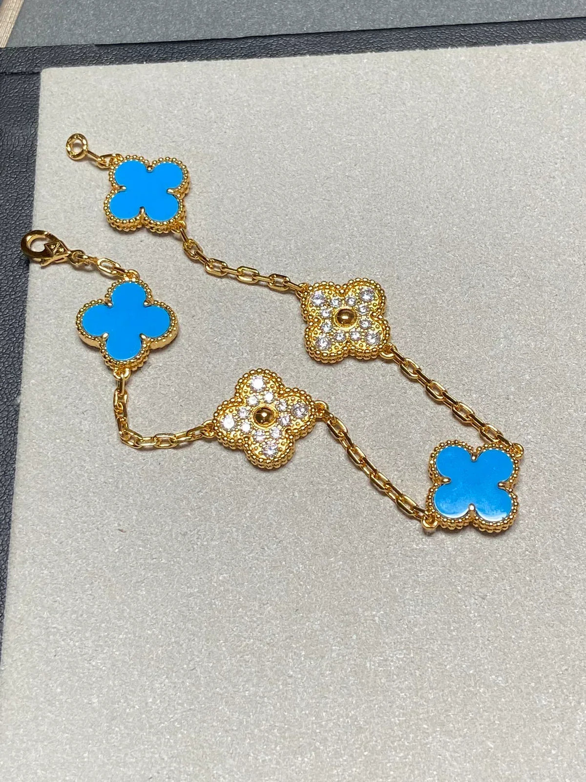 [Zalyn Jewelry ] CLOVER 5 MOTIF BLUE AGATE BRACELET COLLECTION