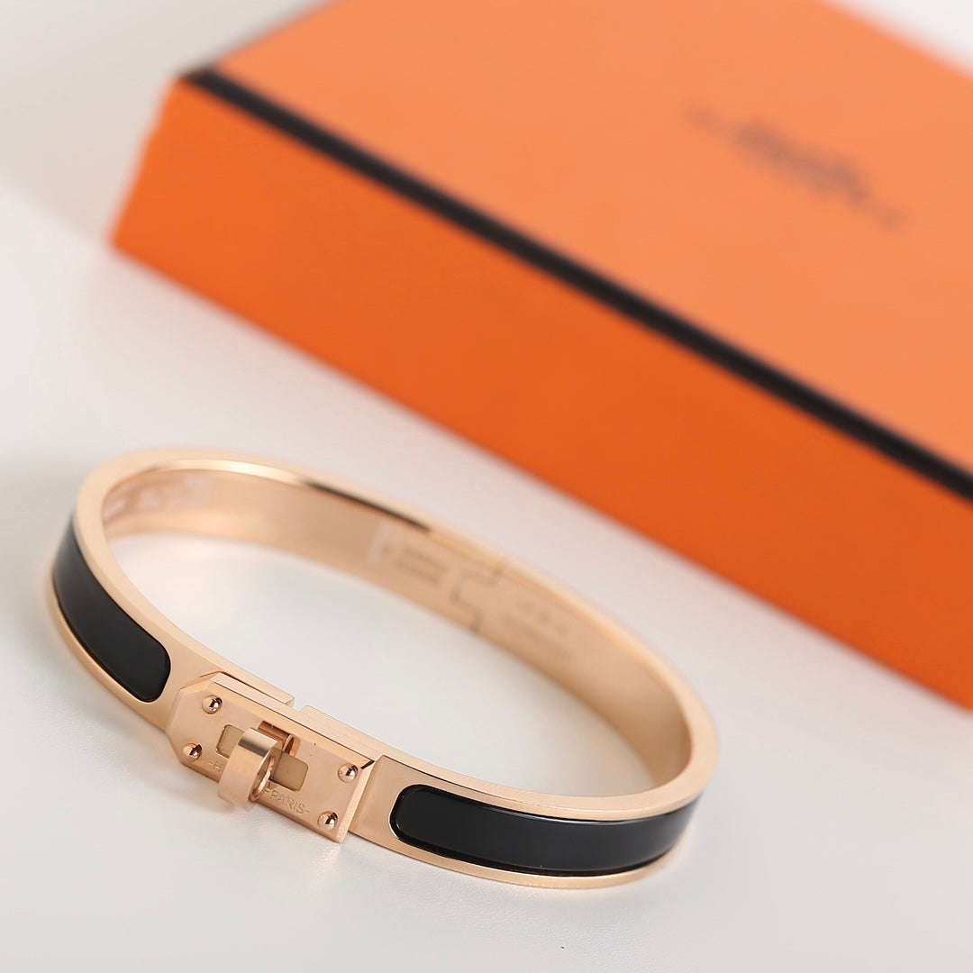 [Zalyn]HM KELLY BLACK BRACELET