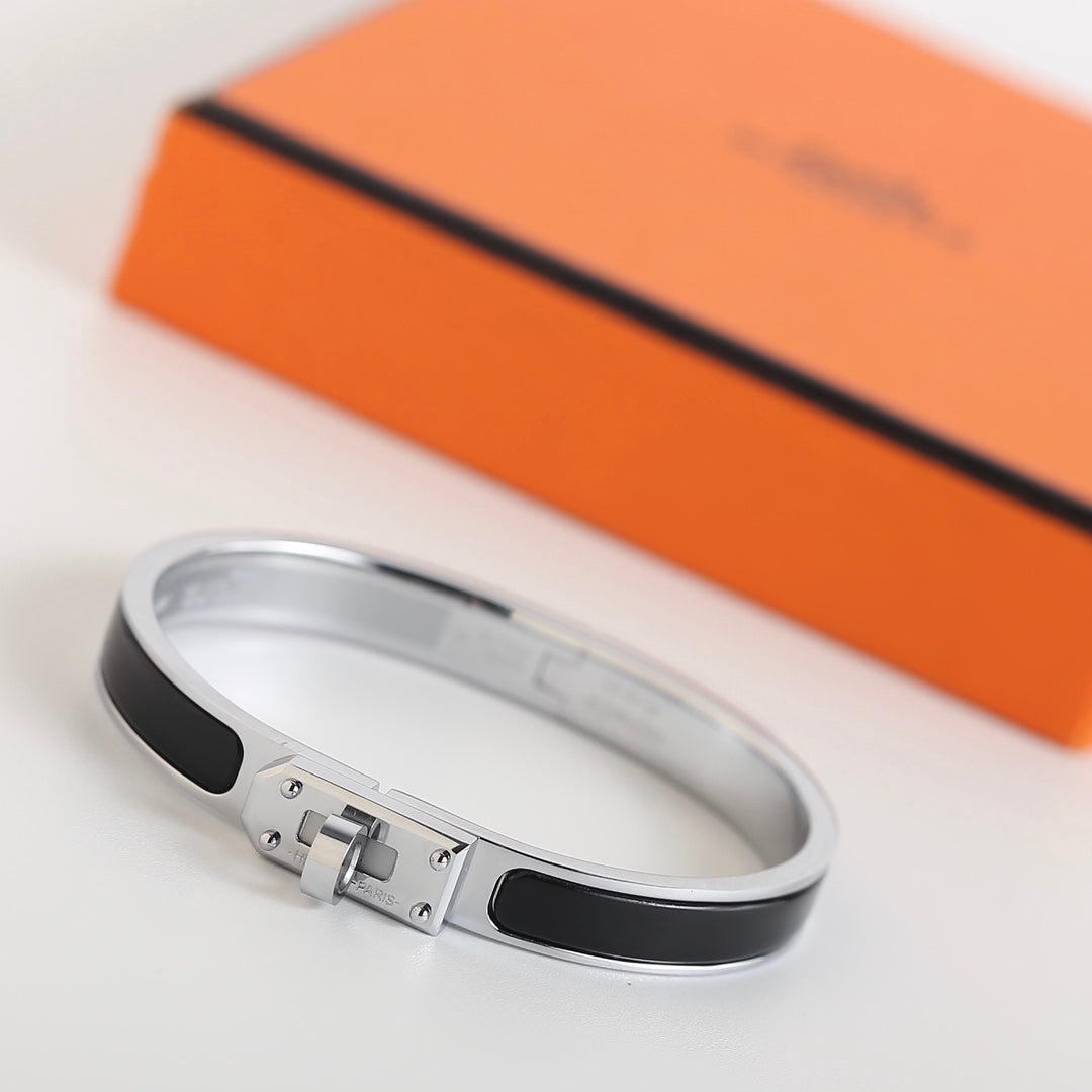 [Zalyn]HM KELLY BLACK BRACELET
