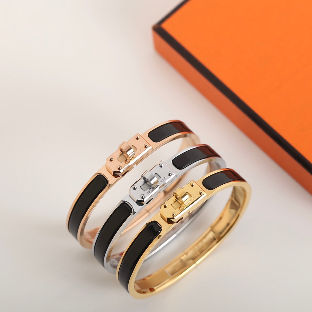 [Zalyn]HM KELLY BLACK BRACELET