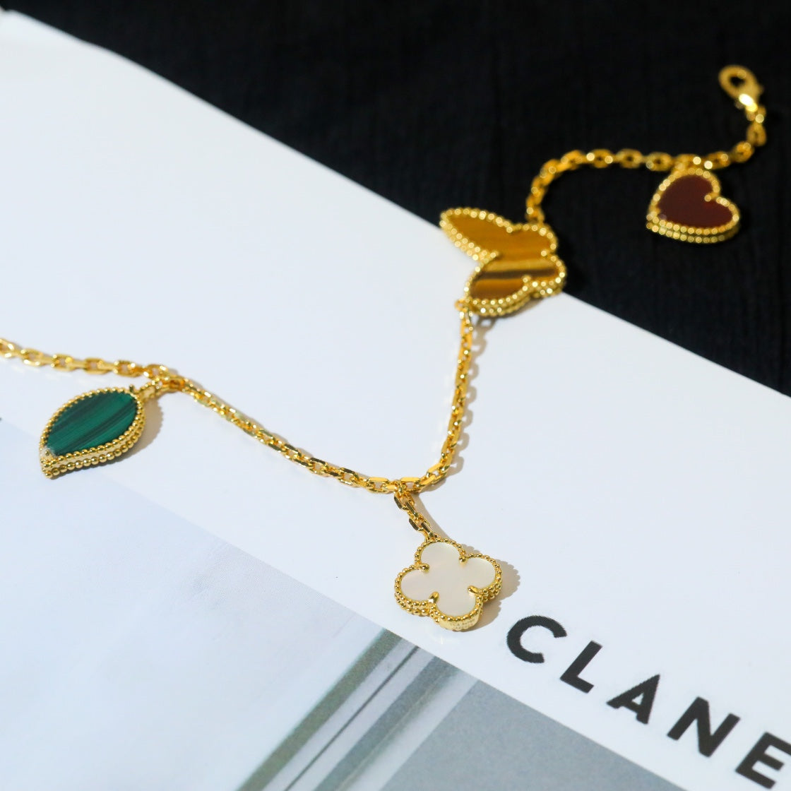 [Zalyn Jewelry ]LUCKY SPRING 5 MOTIF GOLD BRACELET