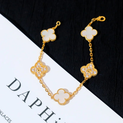 [Zalyn]LUCKY CLOVER 5-MOTIF BRACELET - WHITE MOTHER-OF-PEARL COLLECTION