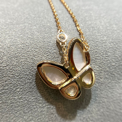 [Zalyn Jewelry ]BUTTERFLY MOP DIAMOND NECKLACE