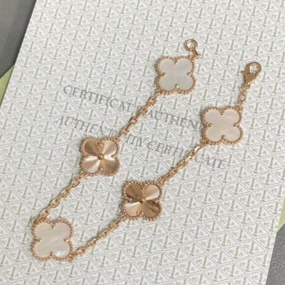 [Zalyn]LUCKY CLOVER 5-MOTIF BRACELET - WHITE MOTHER-OF-PEARL COLLECTION