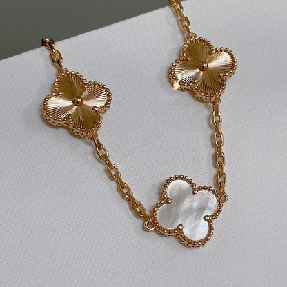 [Zalyn]LUCKY CLOVER 5-MOTIF BRACELET - WHITE MOTHER-OF-PEARL COLLECTION