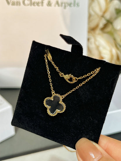 [Zalyn Jewelry ]CLOVER ROCK CRYSTAL ROSE GOLD NECKLACE