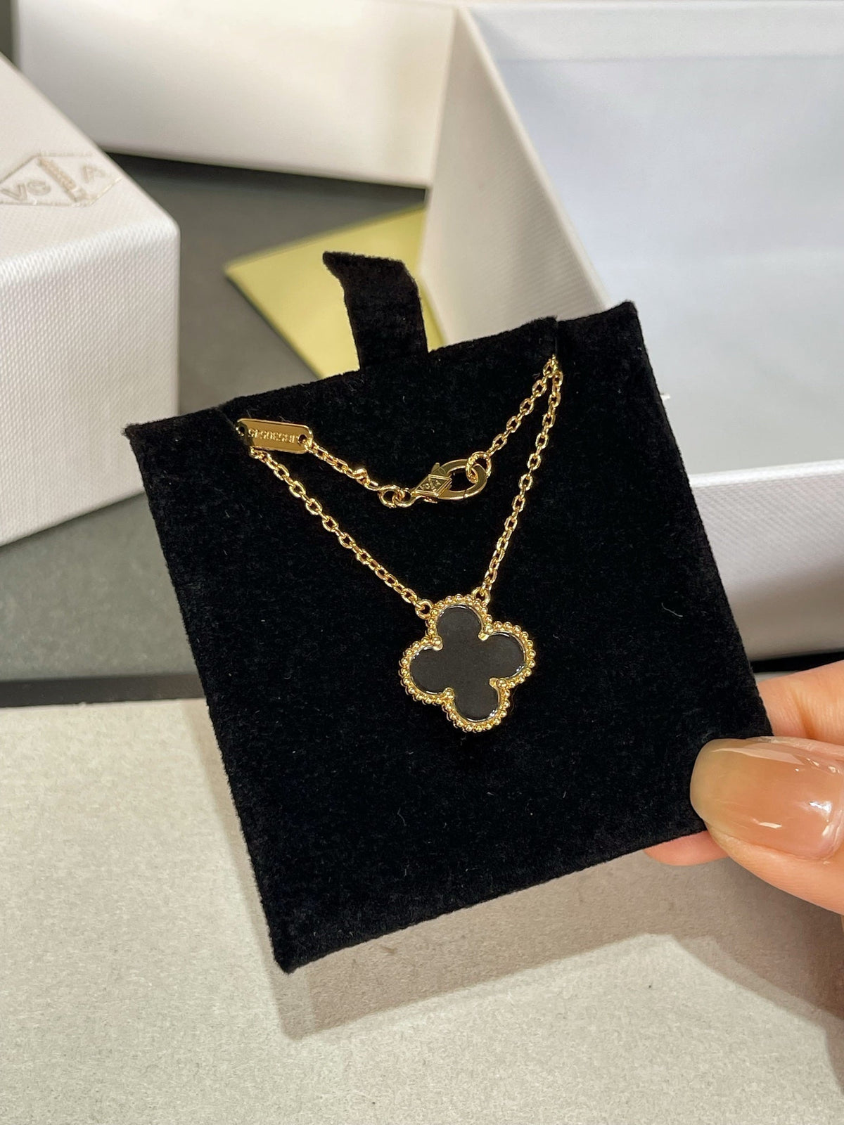 [Zalyn Jewelry ]CLOVER ROCK CRYSTAL ROSE GOLD NECKLACE