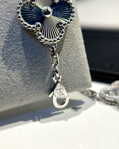 [Zalyn]LUCKY CLOVER 5-MOTIF BRACELET - LASER COLLECTION