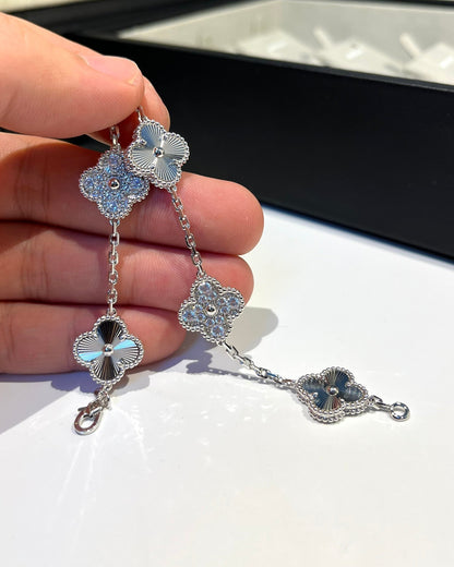 [Zalyn]LUCKY CLOVER 5-MOTIF BRACELET - LASER COLLECTION