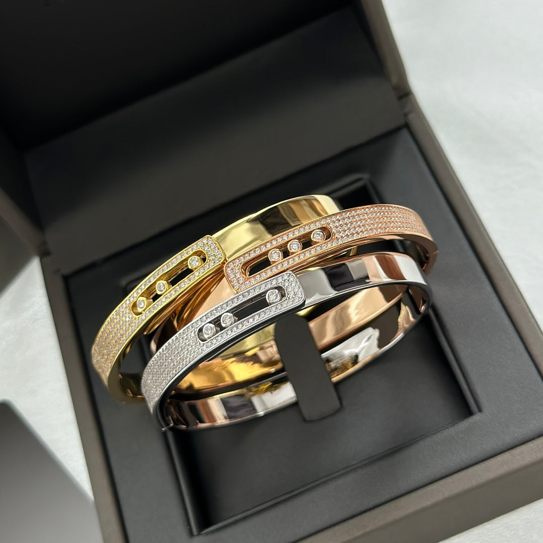 [Zalyn]MOVE NOA PAVÉ DIAMOND BANGLE BRACELET