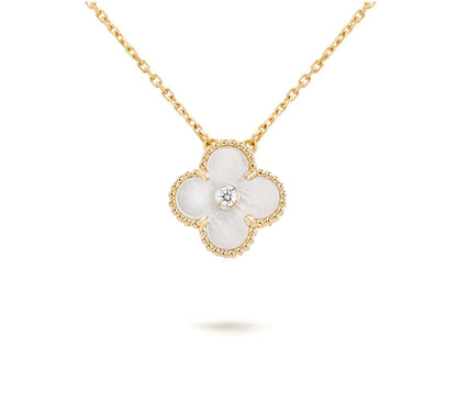 [Zalyn]LIMITED EDITION CHRISTMAS CLOVER FLOWER NECKLACE - 15MM ANNUAL COLLECTIBLE PENDANT