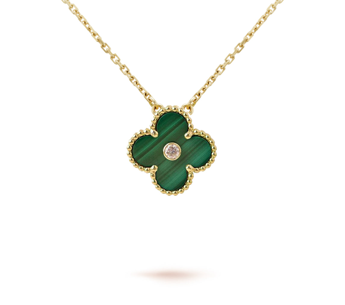 [Zalyn]LIMITED EDITION CHRISTMAS CLOVER FLOWER NECKLACE - 15MM ANNUAL COLLECTIBLE PENDANT