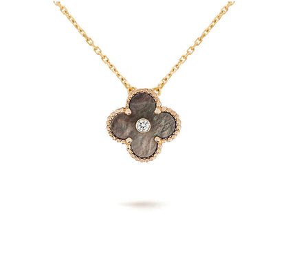 [Zalyn]LIMITED EDITION CHRISTMAS CLOVER FLOWER NECKLACE - 15MM ANNUAL COLLECTIBLE PENDANT