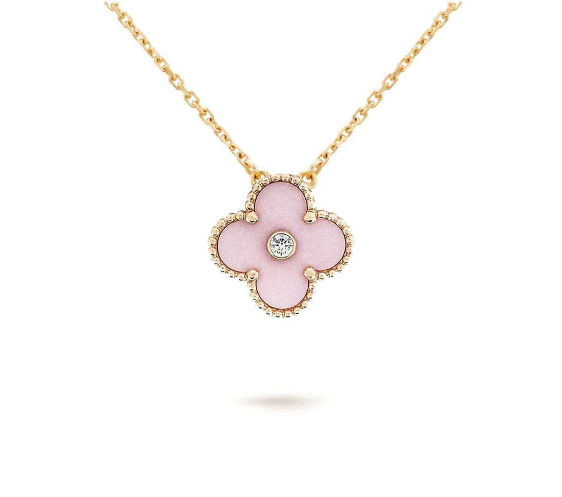 [Zalyn]LIMITED EDITION CHRISTMAS CLOVER FLOWER NECKLACE - 15MM ANNUAL COLLECTIBLE PENDANT
