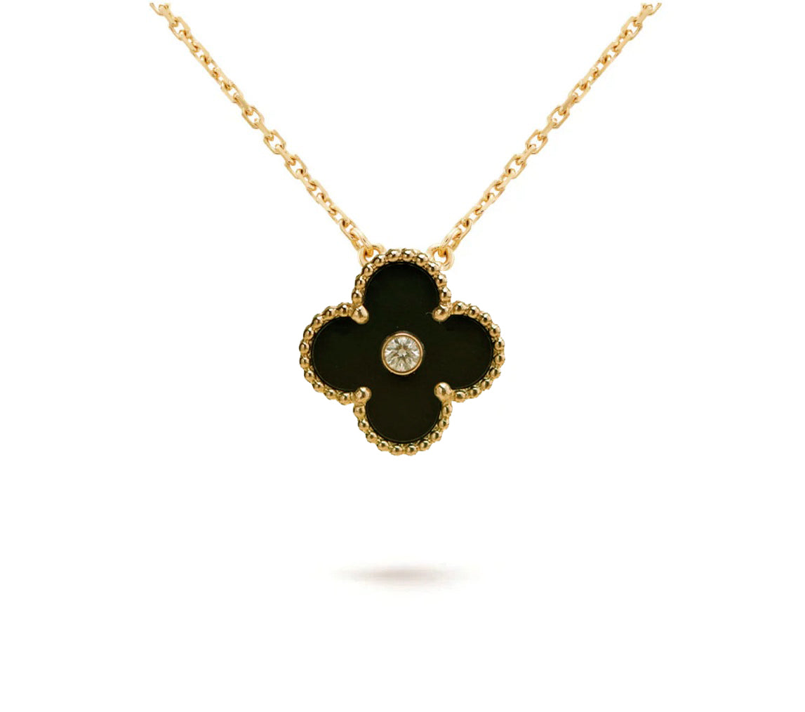 [Zalyn]LIMITED EDITION CHRISTMAS CLOVER FLOWER NECKLACE - 15MM ANNUAL COLLECTIBLE PENDANT
