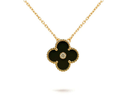 [Zalyn]LIMITED EDITION CHRISTMAS CLOVER FLOWER NECKLACE - 15MM ANNUAL COLLECTIBLE PENDANT