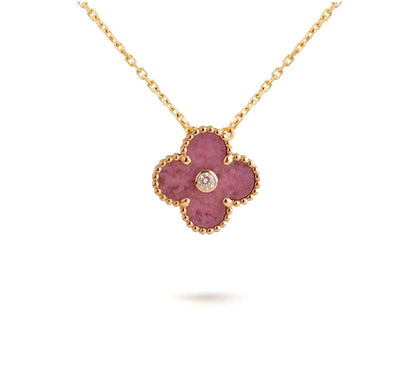 [Zalyn]LIMITED EDITION CHRISTMAS CLOVER FLOWER NECKLACE - 15MM ANNUAL COLLECTIBLE PENDANT