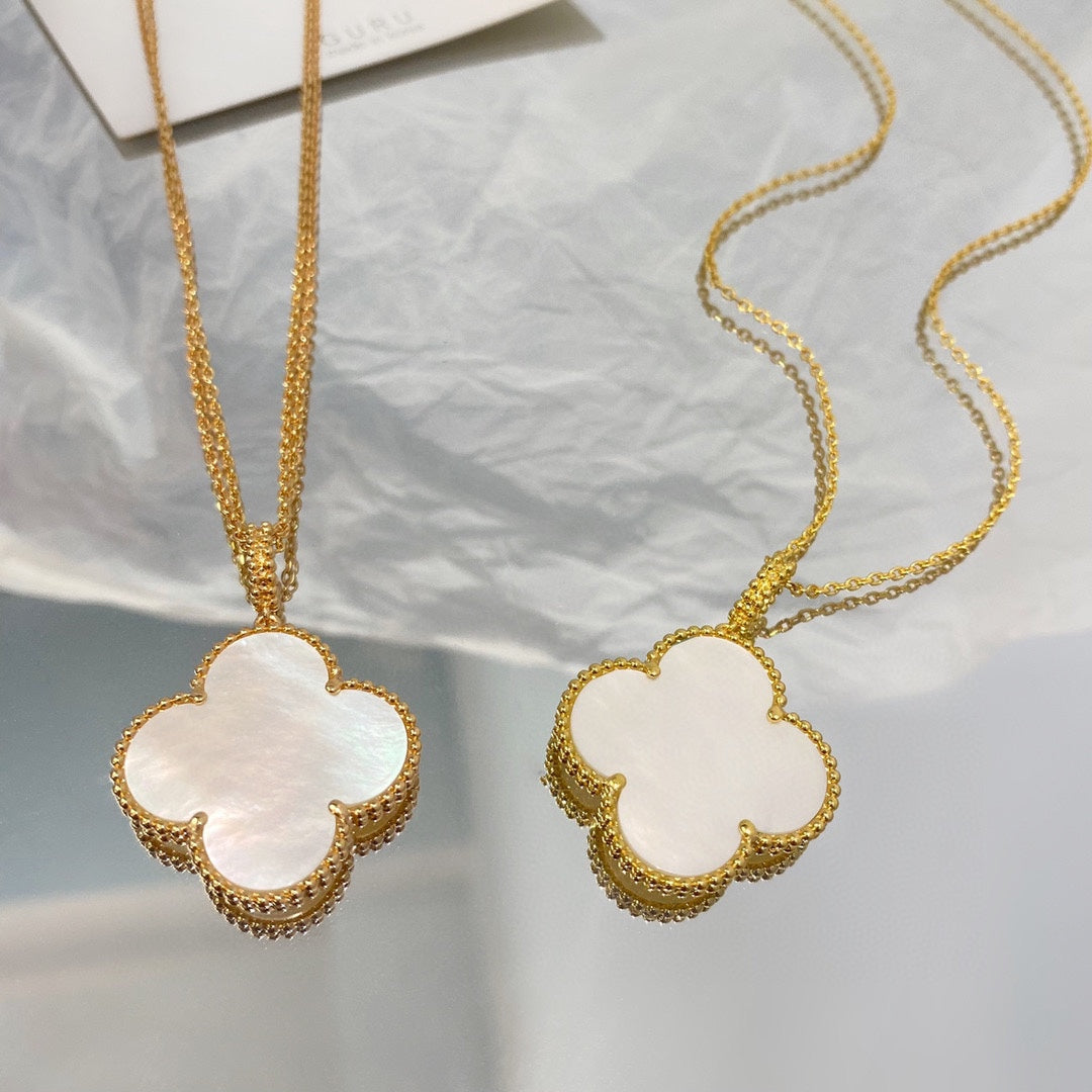 [Zalyn Jewelry ]CLOVER 25MM MOP LARGE PENDANT NECKLACE