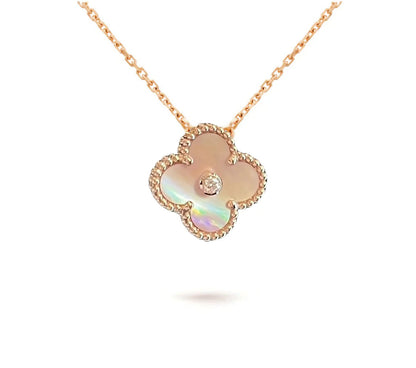 [Zalyn]LIMITED EDITION CHRISTMAS CLOVER FLOWER NECKLACE - 15MM ANNUAL COLLECTIBLE PENDANT