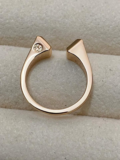 [Zalyn Jewelry]THE CONE RIVET RING IS OPEN AND ONE SIZE FITS ALL