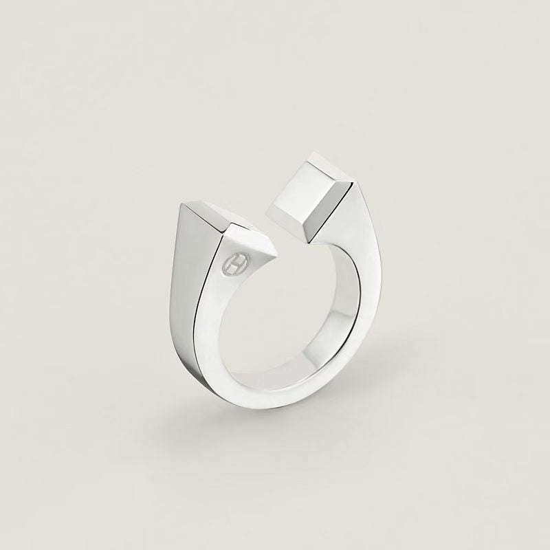 [Zalyn Jewelry]THE CONE RIVET RING IS OPEN AND ONE SIZE FITS ALL