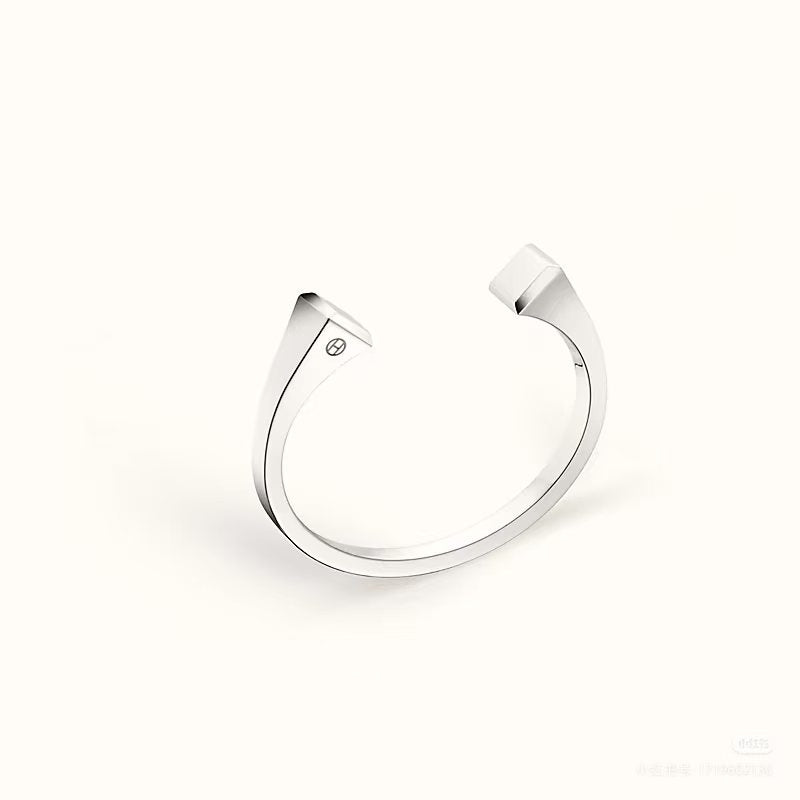 [Zalyn Jewelry]CLOU DE FORGE SQUARE CONE STUDS OPEN CUFF ONE SIZE