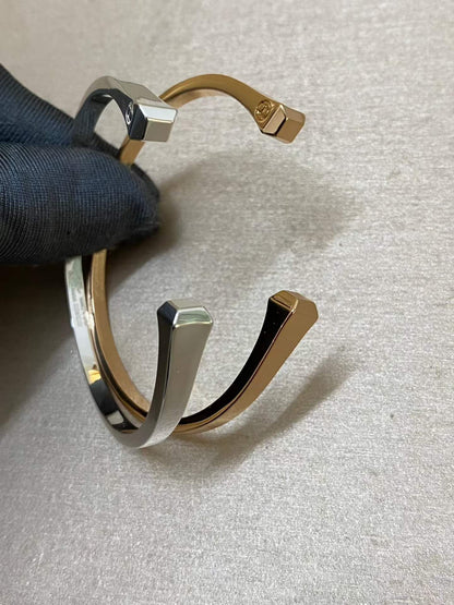 [Zalyn Jewelry]CLOU DE FORGE SQUARE CONE STUDS OPEN CUFF ONE SIZE