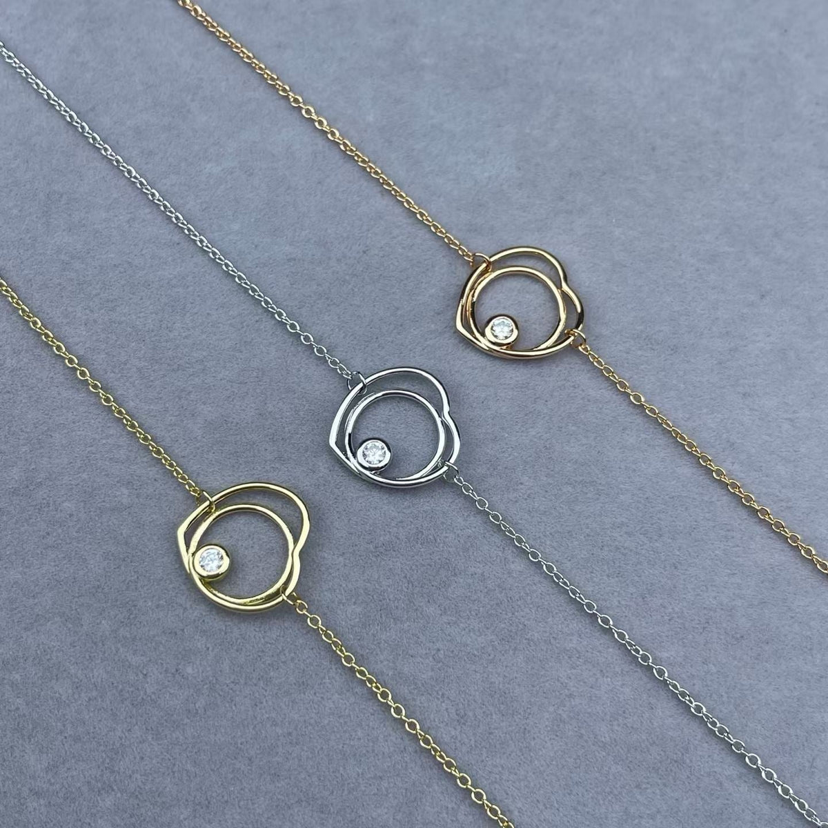 [Zalyn Jewelry]HOLLOW HEART SINGLE DIAMOND BRACELET