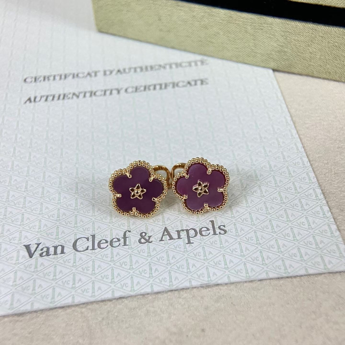 [Zalyn Jewelry]NEW PURPLE PLUM FRAGRANCE PLUM BLOSSOM GOLD EARRINGS