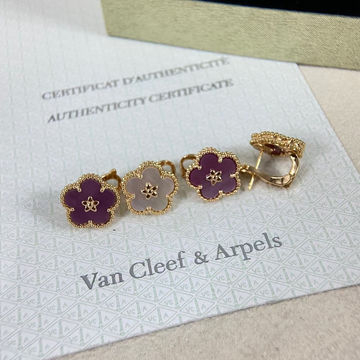 [Zalyn Jewelry]NEW PURPLE PLUM FRAGRANCE PLUM BLOSSOM GOLD EARRINGS