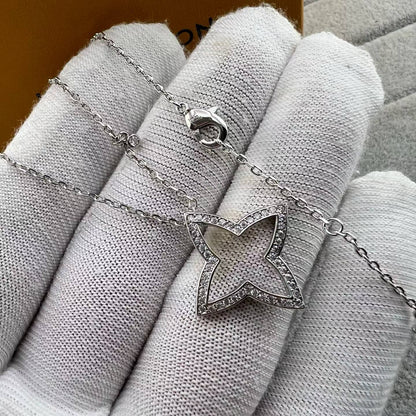 [Zalyn Jewelry]FOUR-LEAF CLOVER OPENWORK NECKLACE
