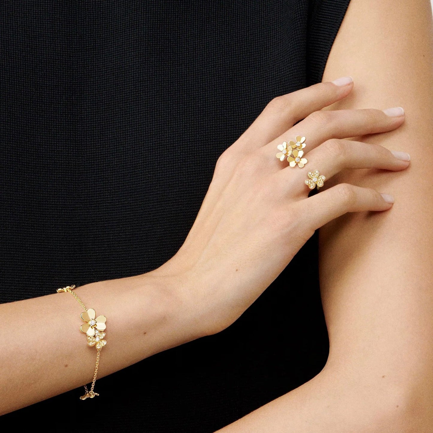 [Zalyn]LUMINOUS BLOSSOM 5-MOTIF CHARM BRACELET