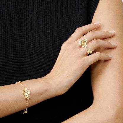 [Zalyn]LUMINOUS BLOSSOM 5-MOTIF CHARM BRACELET