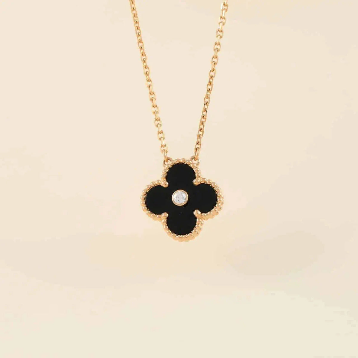 [Zalyn Jewelry ]CLOVER 15MM DIAMOND ONYX NECKLACE
