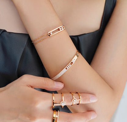 [Zalyn]MOVE NOA PAVÉ DIAMOND BANGLE BRACELET